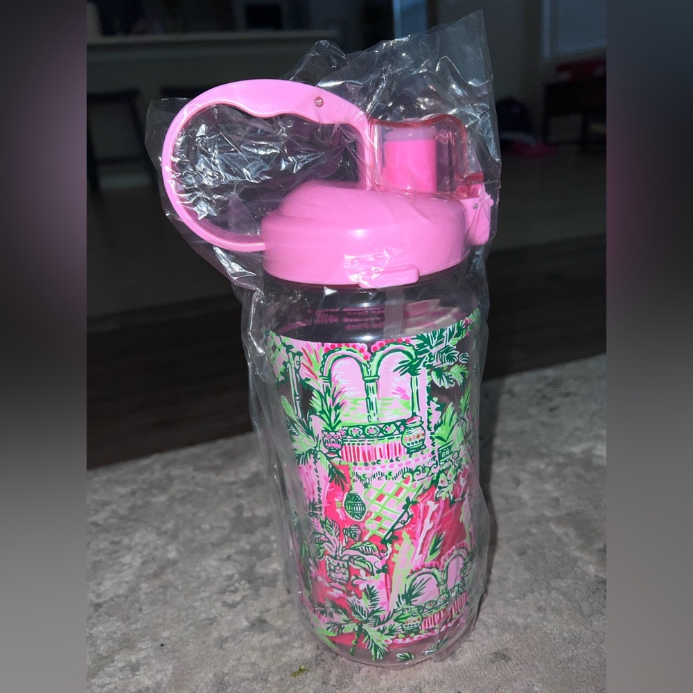 NWT Lilly Pulitzer GWP Water Bottle Mandevilla Baby Always Worth It